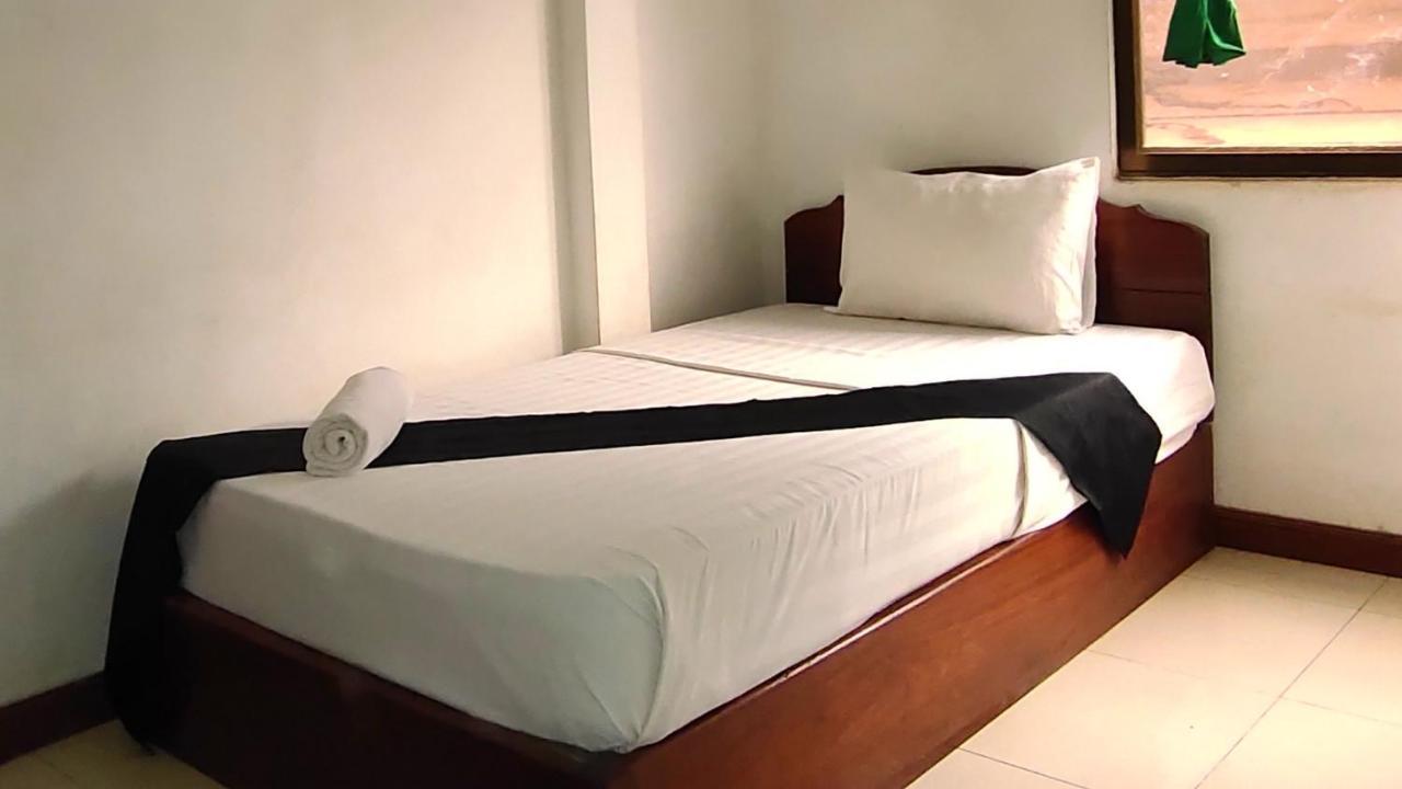 White Monkey Hotel Siem Reap Exterior photo