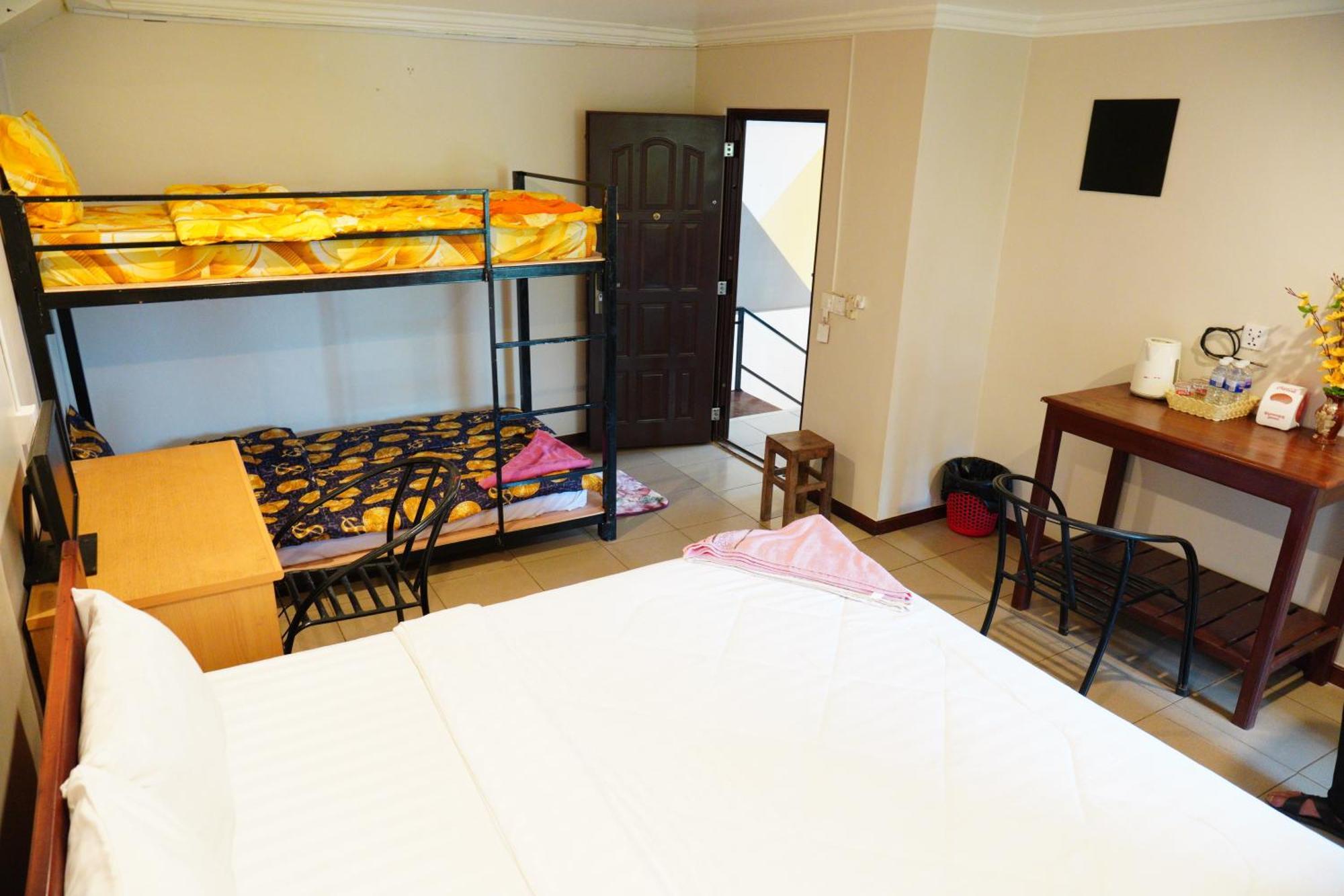 White Monkey Hotel Siem Reap Exterior photo