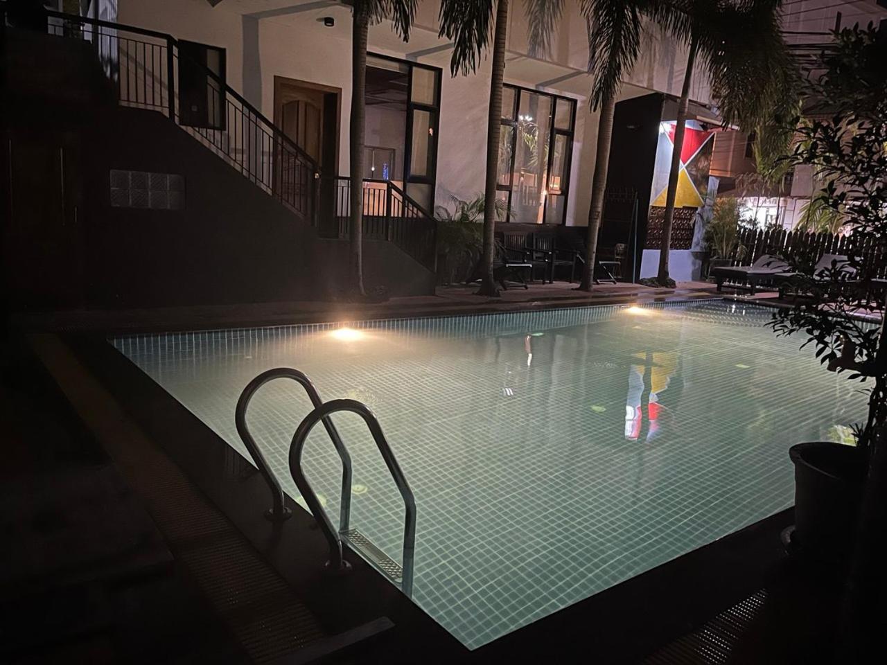 White Monkey Hotel Siem Reap Exterior photo